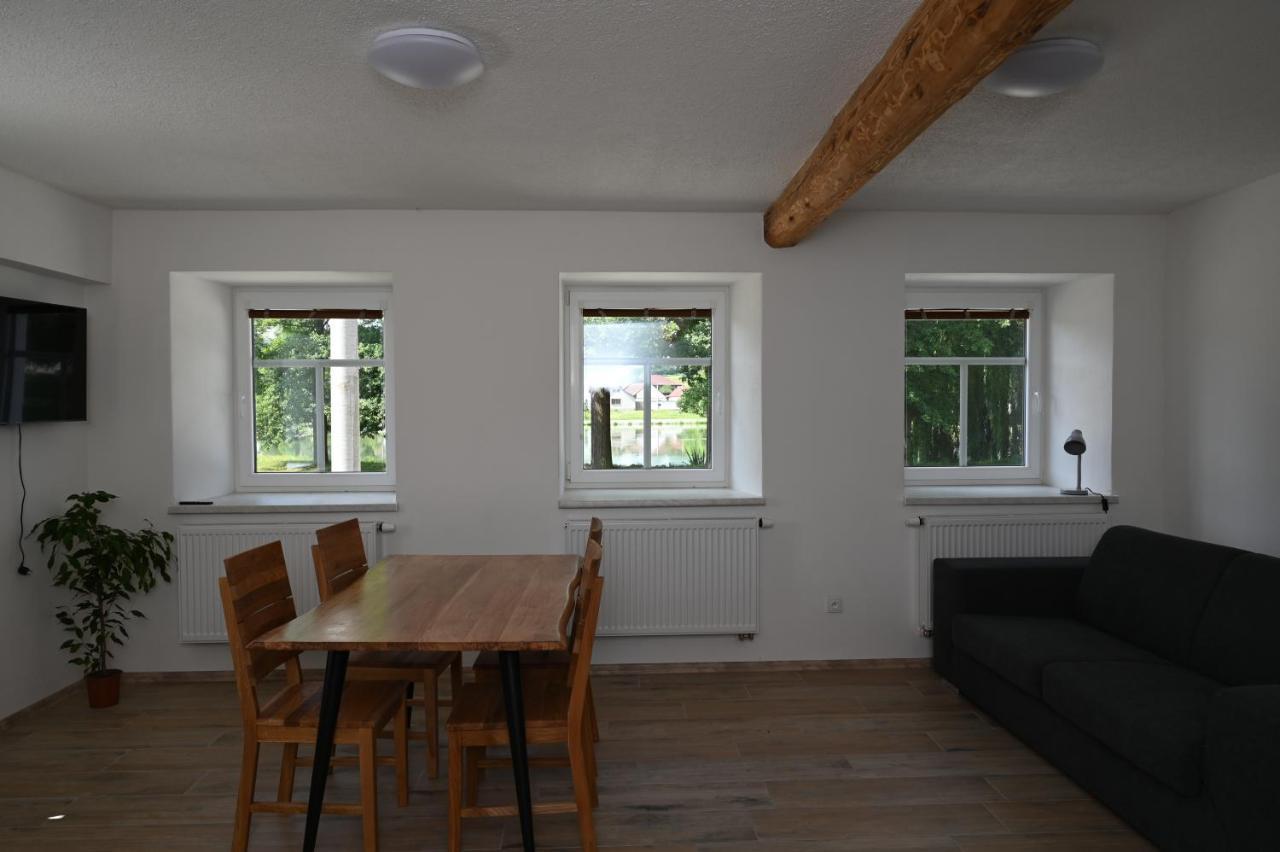 Penzion Mezi Radky Jindřichův Hradec Exterior foto