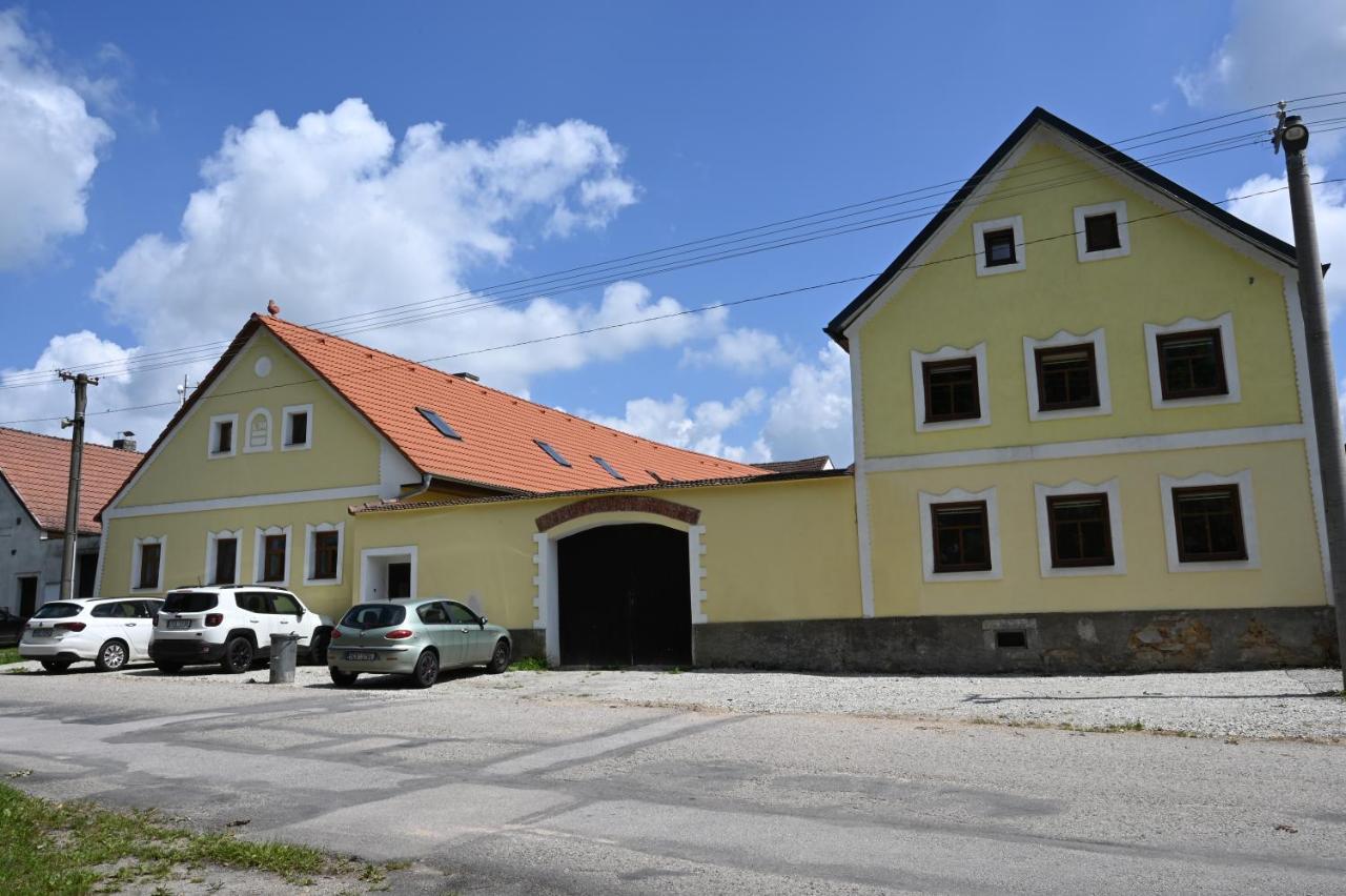 Penzion Mezi Radky Jindřichův Hradec Exterior foto
